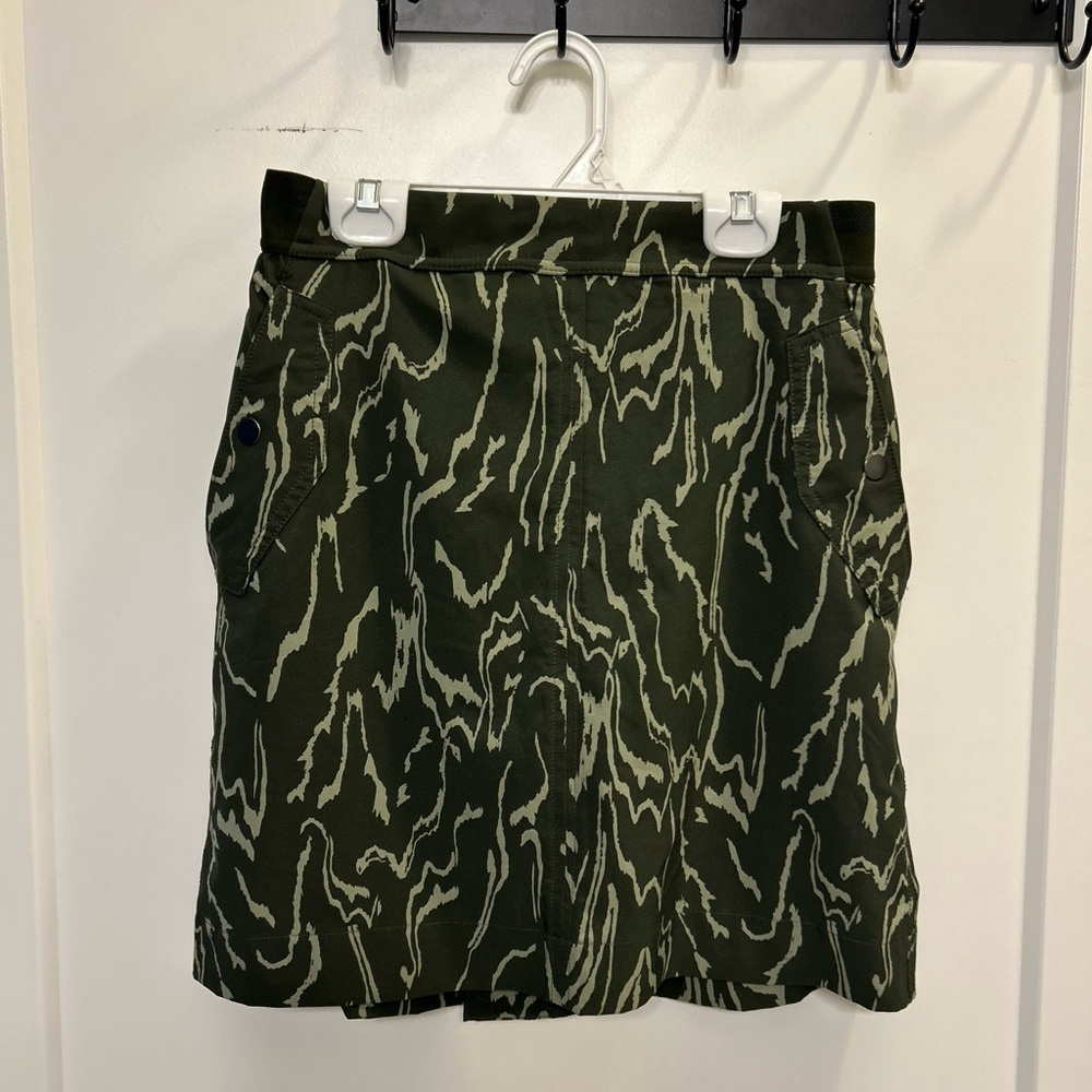 Like New Athleta Vienna Cargo Skort in Voyage Eucalyptus Olive Green - Picture 2 of 9